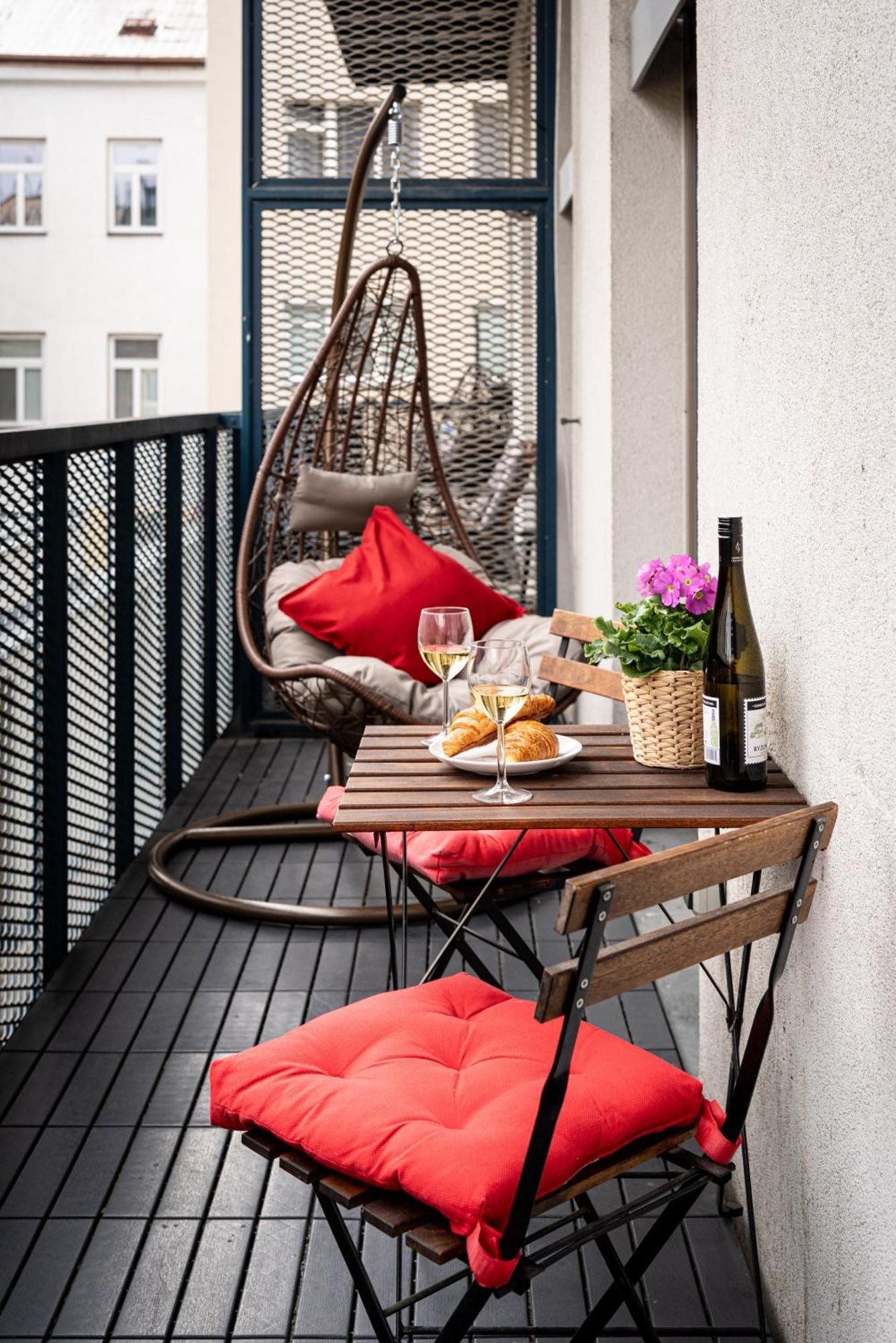 Apartments With Large Balcony, Parking Prague Ngoại thất bức ảnh