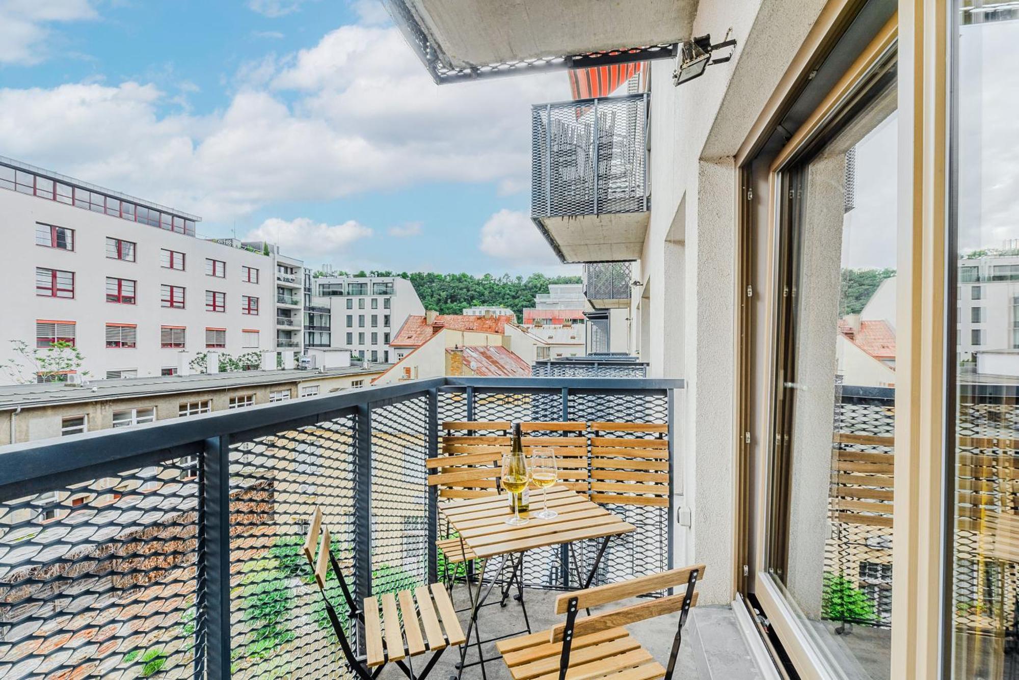 Apartments With Large Balcony, Parking Prague Ngoại thất bức ảnh